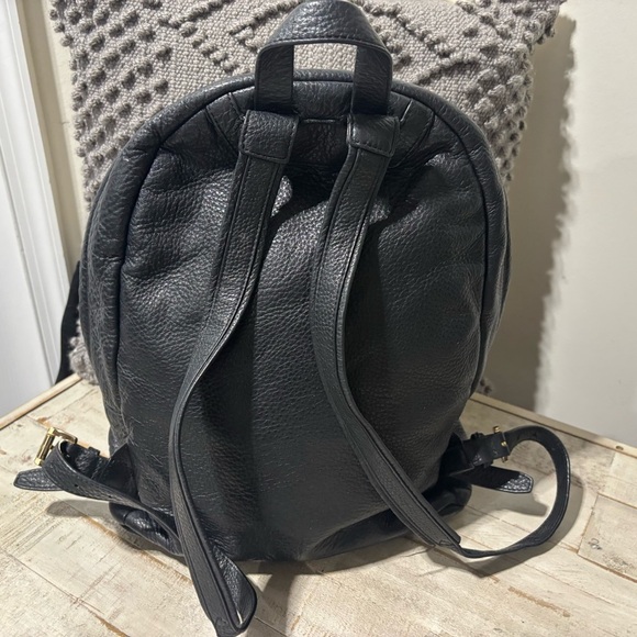 ❤️Michael Kors Large Pebbled Leather Travel Backpack - Picture 6 of 9
